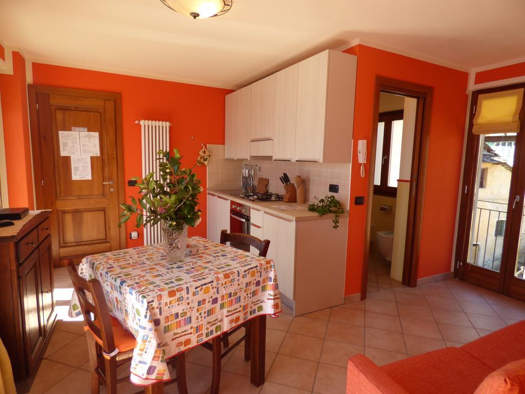 Casale Fe-Wo - Appartamenti Con Vista Lago Cannero Riviera Habitación foto